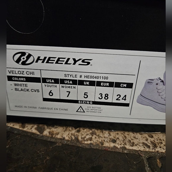HEELYS Women's 7 Big Kids 6 Veloz White heeled Heel Shoe - Picture 2 of 9